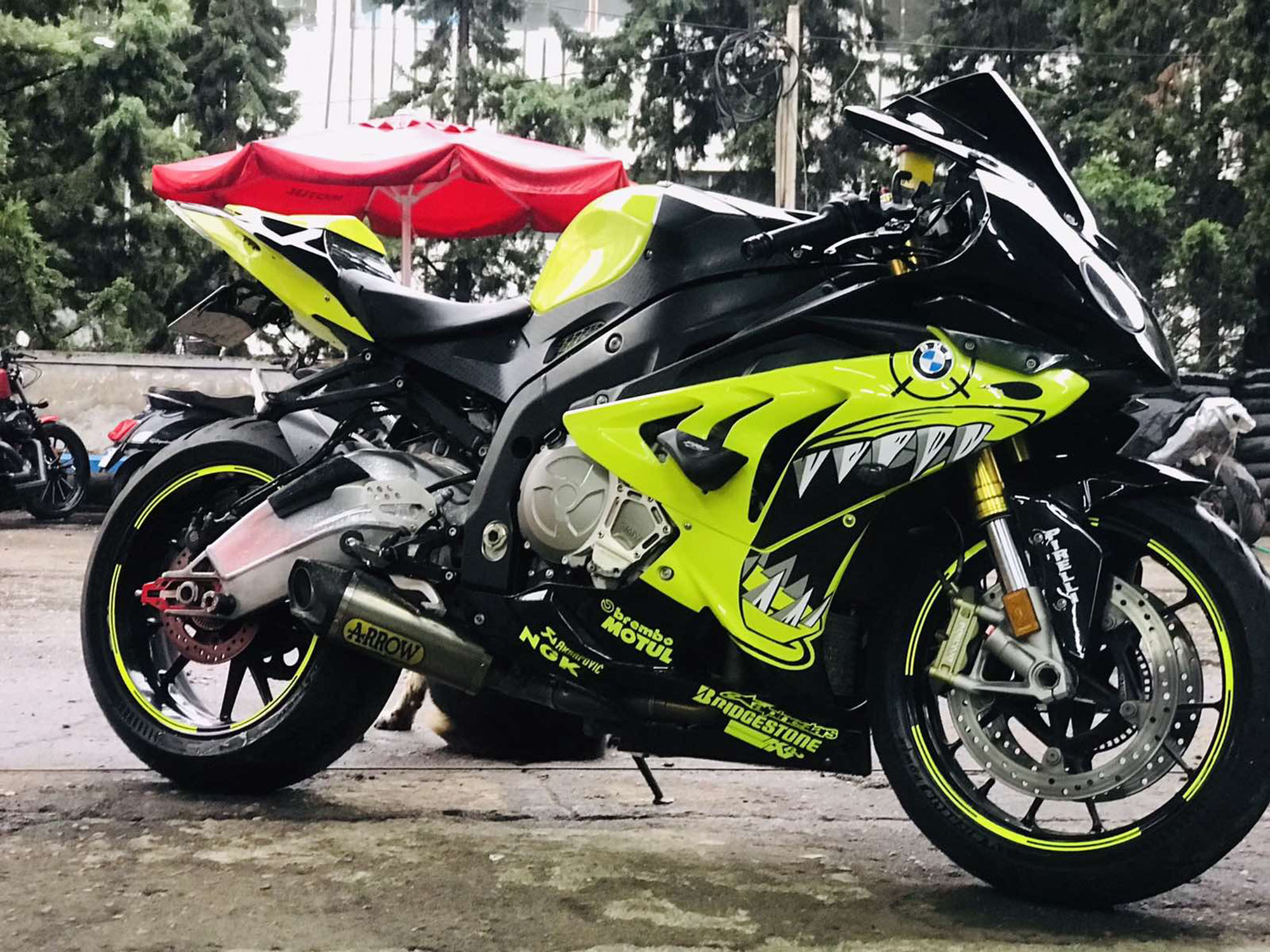 I bought shark fairing kit, change stock kit with it! Its really best looking BMW S1000RR in my country!